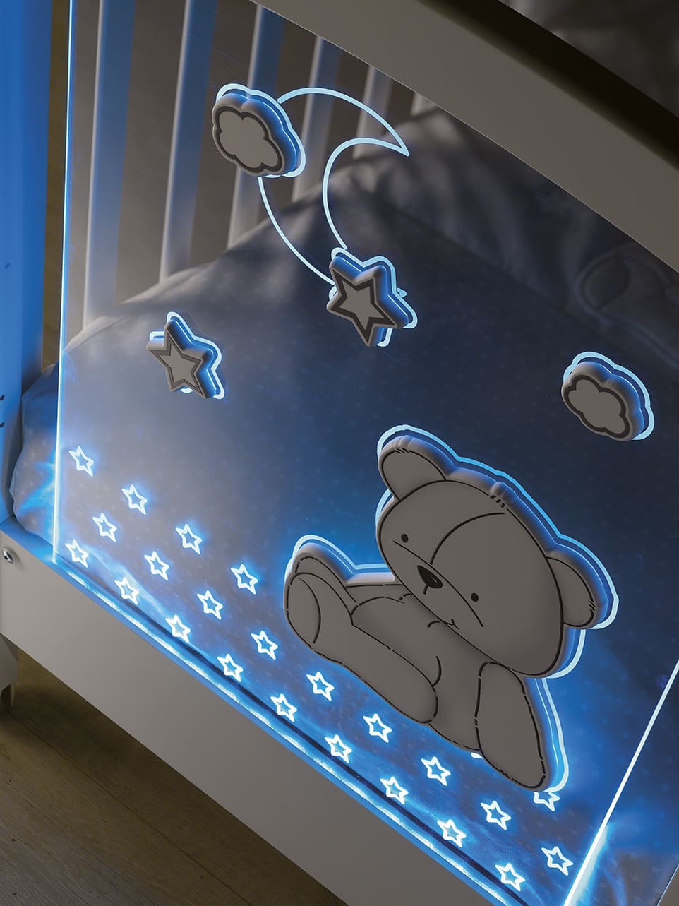 Erbesi Lettino Stella Magic è realizzato in legno massello di faggio con soli materiali Made In Italy e conformi alle norme EU. Il lettino Stella Magic è impreziosito dalle luci LED poste sul pannello in plexiglass che regaleranno un atmosfera magica e rilassante.