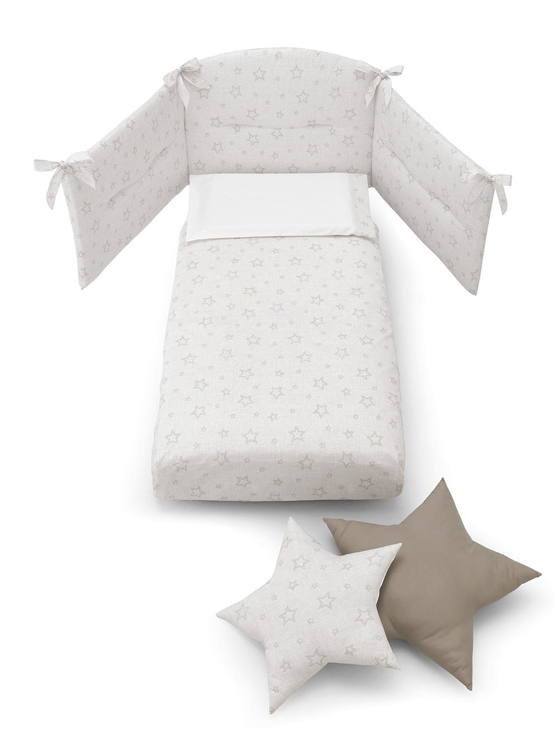 Erbesi Set Tessile Lettino Star completa la culla MOON e STAR Erbesi, realizzato con materiali 100% Made In Italy.